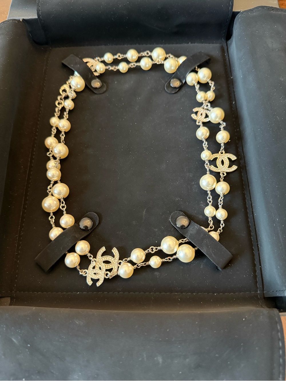 Chanel Gold and Pearl Necklace